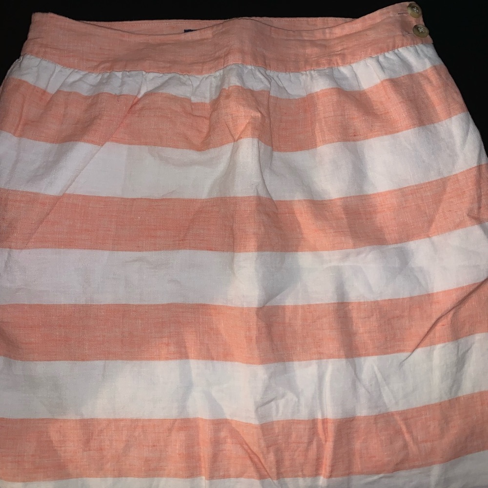 Cute vineyard vines striped skirt!!
